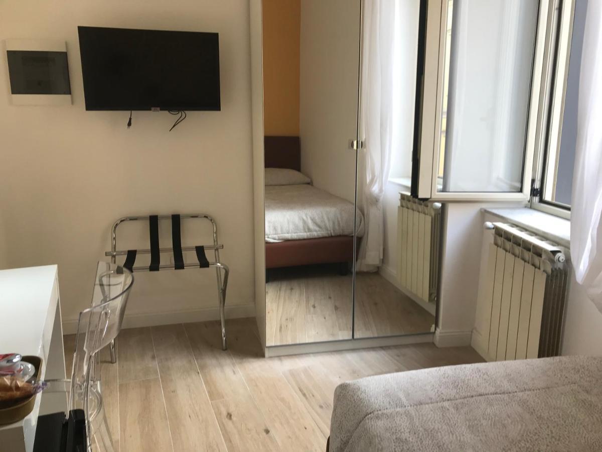 Agora Singola Con Bagno Privato Adiacente Bed & Breakfast Napoli Bagian luar foto