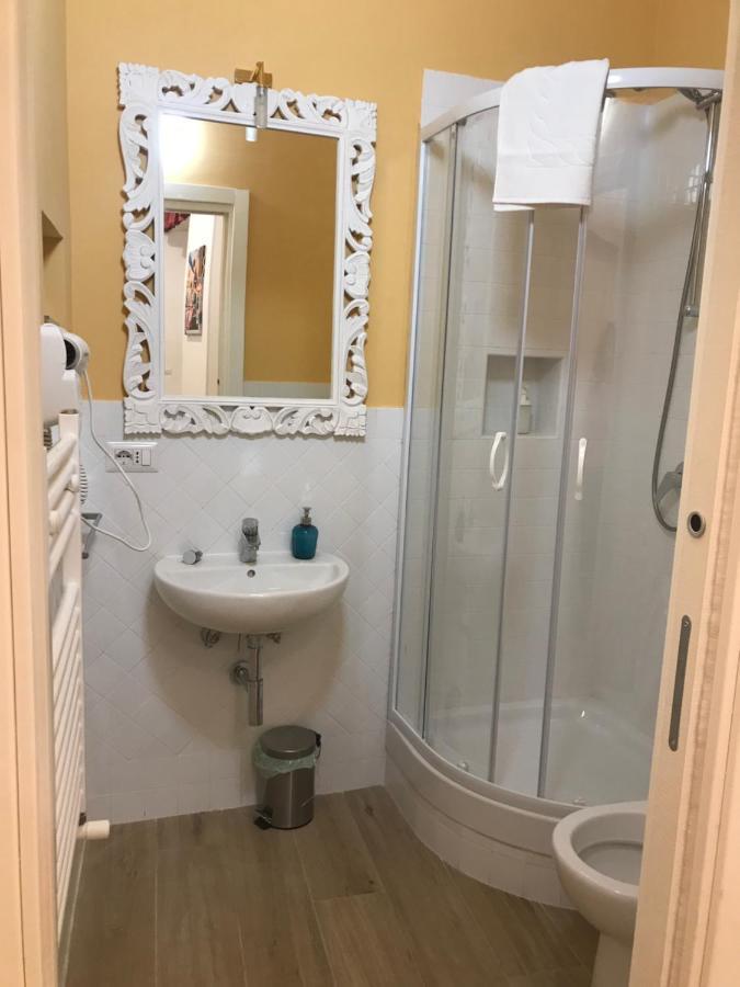 Agora Singola Con Bagno Privato Adiacente Bed & Breakfast Napoli Bagian luar foto