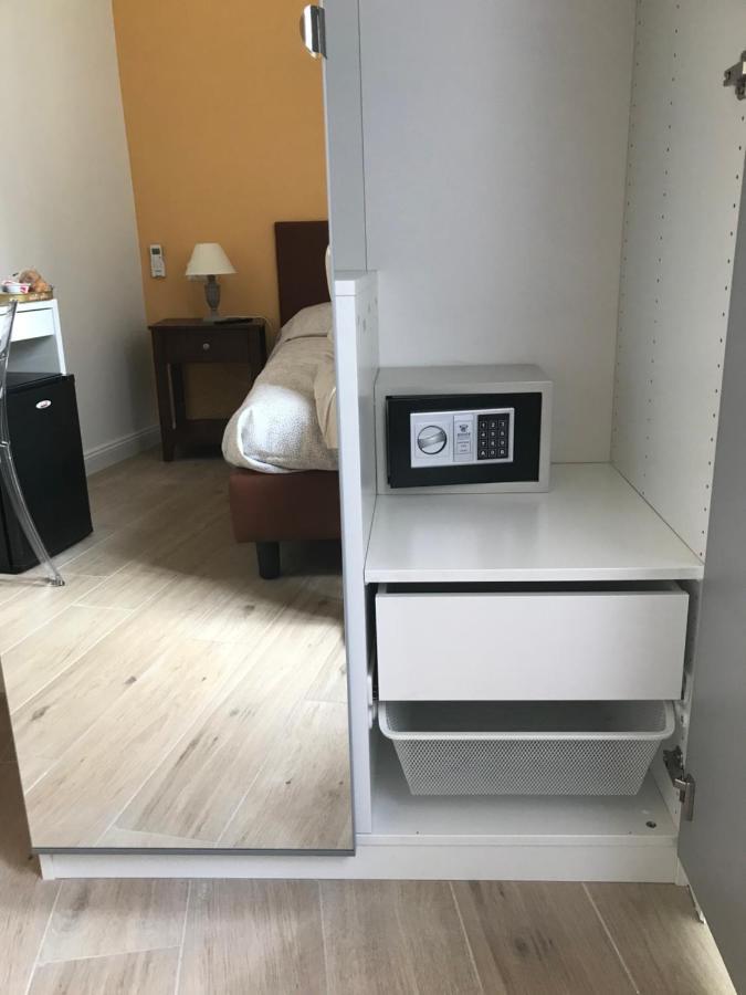 Agora Singola Con Bagno Privato Adiacente Bed & Breakfast Napoli Bagian luar foto