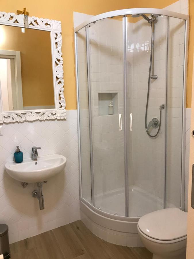Agora Singola Con Bagno Privato Adiacente Bed & Breakfast Napoli Bagian luar foto