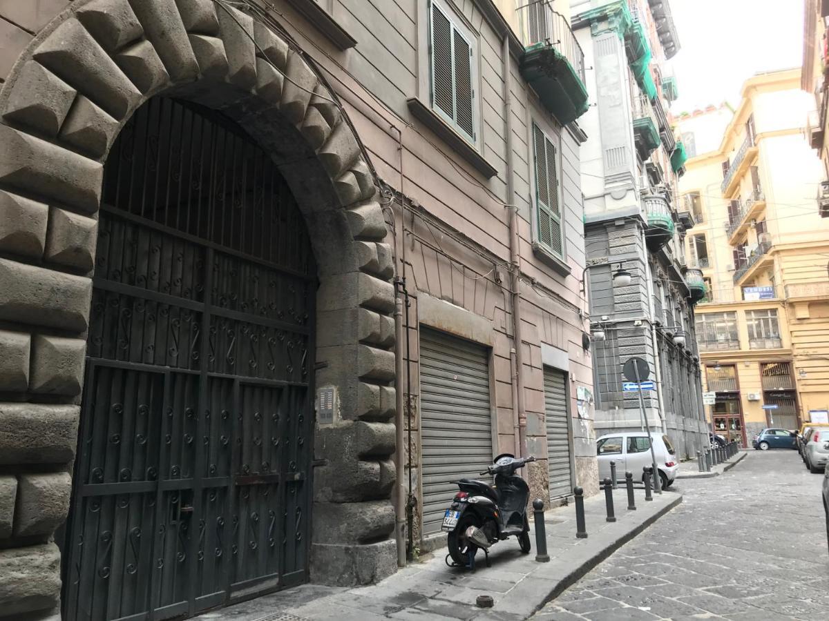 Agora Singola Con Bagno Privato Adiacente Bed & Breakfast Napoli Bagian luar foto