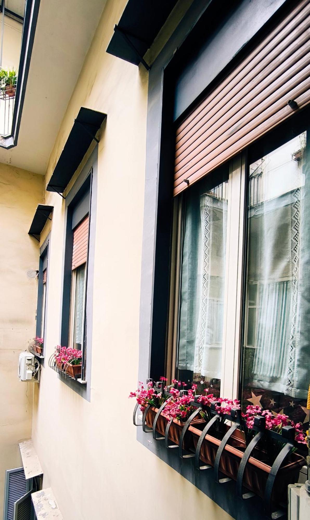 Agora Singola Con Bagno Privato Adiacente Bed & Breakfast Napoli Bagian luar foto